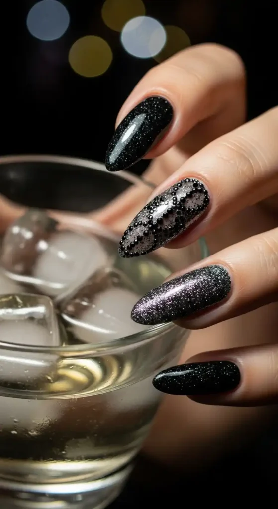 stylish-black-glitter-textured-nail