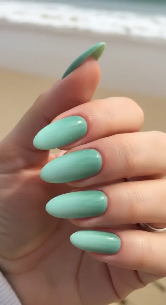 mint-green-to-seafoam-ombre